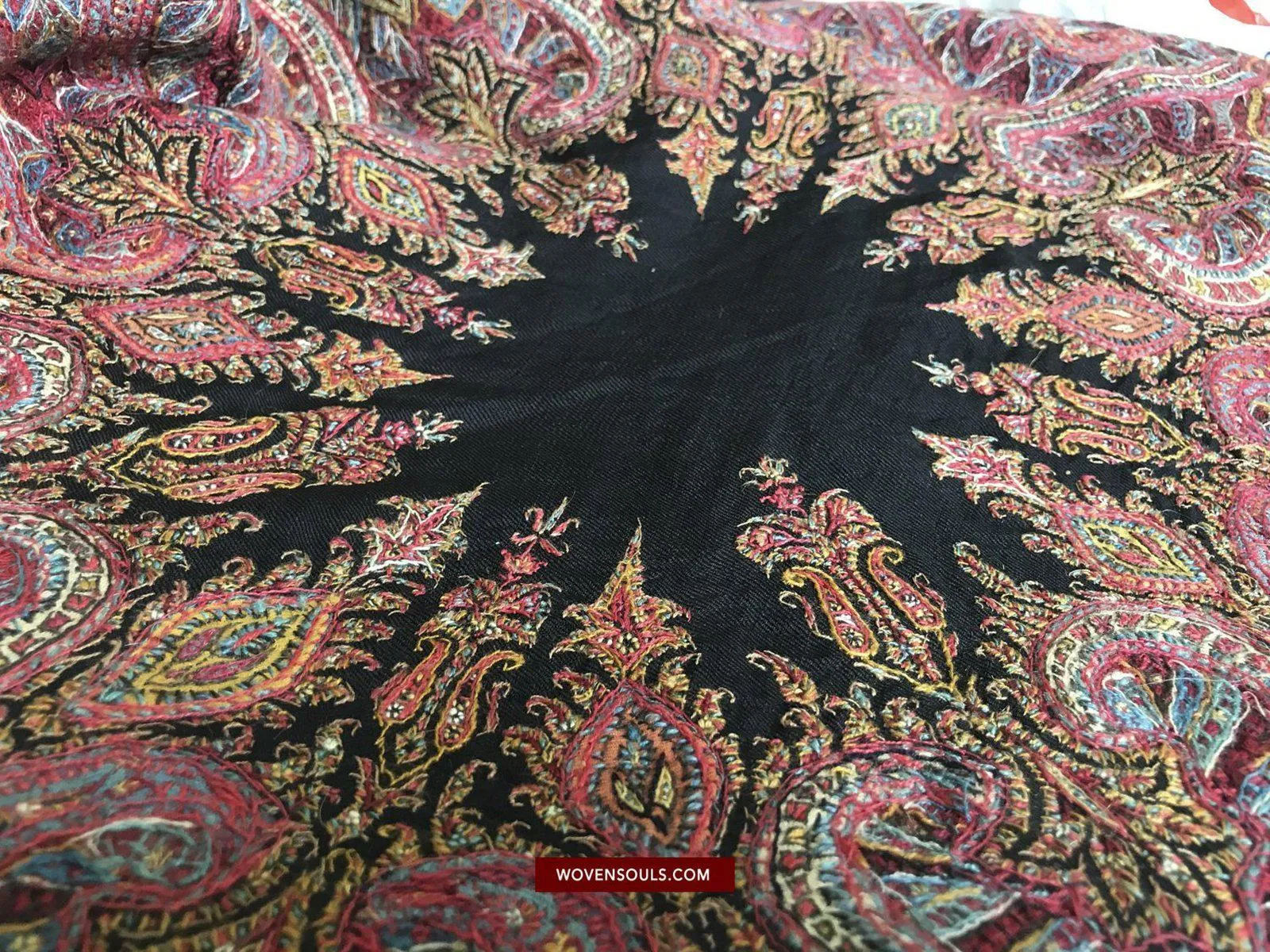 1525 Superb Antique Embroidered Wool Shawl