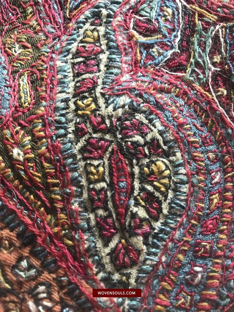 1525 Superb Antique Embroidered Wool Shawl